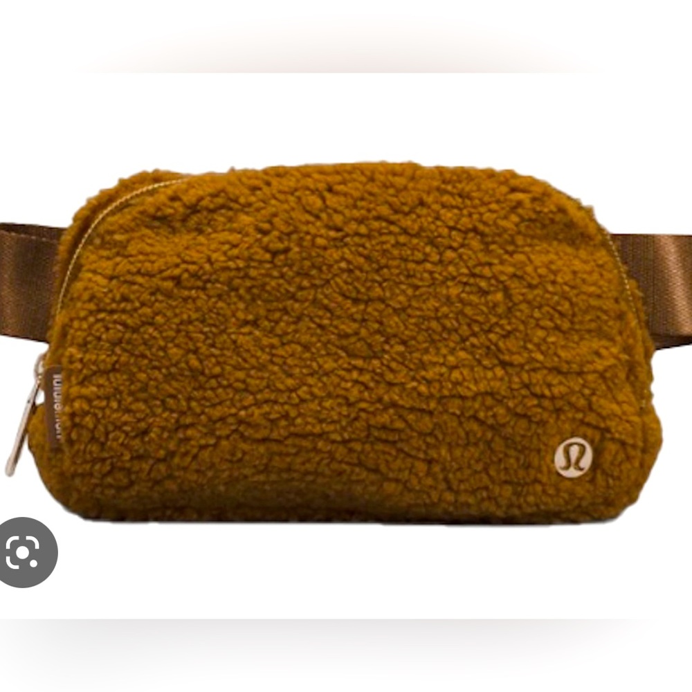 NWT Lululemon Everywhere Belt Bag in Burnt Caramel in Original Packaging